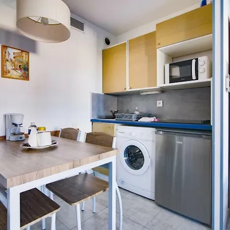 Apartment Hostnfly - Apt 4 People - Seaside - Pool + Balcony *